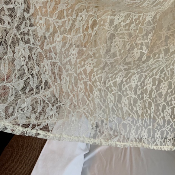 Ladies (new with tags) skirt with lace overlay - Picture 4 of 10